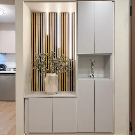 Apartment Modern Sanctuary White Tower *